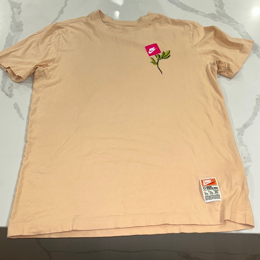 Men’s small Nike T-shirt